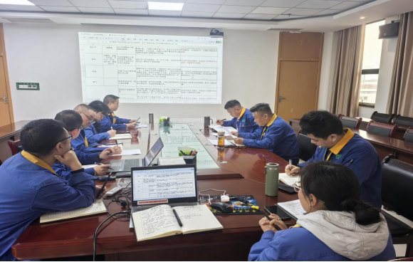 聚焦職工關(guān)切  凝聚發(fā)展合力 ——能礦錳業(yè)召開落實(shí)職代會(huì)提案與辦實(shí)事專題會(huì)